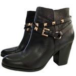 Guess  Fran Studded Black leather Ankle Boot Women’s Sz 9 Zip Up Photo 4