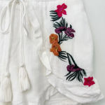 Lovers + Friends  Serene Shorts‎ in White Embroidered Floral size Small Photo 1