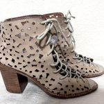 Jeffrey Campbell Laser Cut Lace Up Booties Ankle Boots sz 7.5 tan leather Ibiza Photo 0