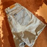 Riders By Lee Vintage women's lees shorts no size tag Waist - 28 inches  Inseam - 6.5 inches  Rise - 12 inches  Hip - 18 inches    Photo 3