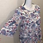 Mimi and Daphne white floral pleated short sleeve blouse Photo 2
