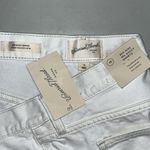 Universal Threads Universal Thread NWT Size 16 White 100% Cotton Distressed 90s Baggy Jean Shorts Photo 3