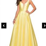 La Femme plunge ballgown in pale yellow Photo 2