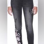 Aeropostale Black Highwaisted Floral Embroidered Raw Hem Jeggings Denim Jeans Photo 0
