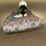 ASOS DESIGN ditsy pastel pink green floral print shoulder bag with ruched strap Photo 5