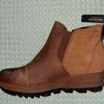 Sorel NWT  Emelie Chelsea boots size 7 Photo 0