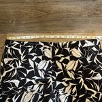 Mario Serrani Women’s Black & White Leaf Print Long Shorts Size 16 Photo 5