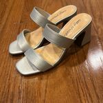 Easy Street Super Flex Comfort Silver Heels Elegant Design NEW Photo 4
