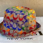 Coach rainbow signature Bucket Hat C9122 Photo 1