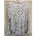 Old Navy Gray/White Cheetah Sweater Long Sleeve Round Neck Size S Soft Photo 3