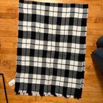 Forever 21 NWT  Black & White Plaid Checkered Blanket Scarf Photo 3