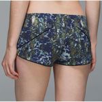 Lululemon REVERSIBLE  Water: Surf Short
Floral Sport White Multi / Black Photo 3