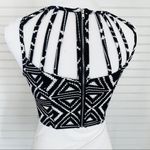 Strappy tribal print Crop top Size Small Black Photo 2