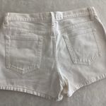 GAP WOMENS WHITE LOW RISE DENIM SHORTS 100% COTTON SIZE 8 Photo 1
