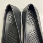 Crocs  Women’s Gianna Black Rounded Ballet Flat with Chain Link Accent- Size 6 Photo 4