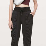 Lululemon  Dance Studio Jogger *29"
Black size 6 Photo 0