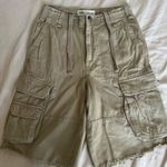 ZARA  Shorts Khaki Photo 0