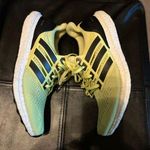 Adidas Womens Sz 9.5 Ultraboost Photo 2