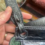 Kelly Wynne  No Curfew Crossbody In rule breaker black textured leather Photo 4