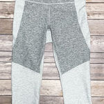 Outdoor Voices Two Tone Warm Up Capri Leggings Dove Ash Gray Black White XS EUC Photo 0