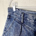 American Eagle Outfitters Denim Jean Mom Shorts Yoke Front Acid Wash Blue Size 8 Photo 2