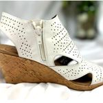 Rockport Cobb Hill Janna Perforated Boot Sandal White size 10 Photo 9