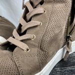 Steve Madden  Tan & White Lynn Hi Top Lace & Zip Platform Sneaker Shoe 9 Photo 5