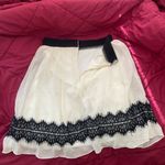 white and black lace skirt Photo 2