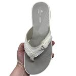 Clarks “Brinkley” Jazz White Flip Flop Sandals Synthetic Women’s Size 9 Photo 14