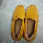 Frye Ivy Scallop Suede Slip On Sneakers Loafers Mustard Yellow Shoes Size 9.5M Photo 1