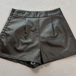 SheIn Faux Leather Shorts Black Womens Medium Pleated Side Zipper Polyester Photo 0