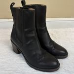 UGG  Australia Women's Black Leather Camden Chelsea Boots Size 8.5 Photo 1
