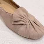 Neiman Marcus  Tan Suede Scalloped Ballet Flats with Ruched Bow Detail Size 7 Photo 4