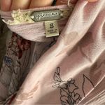 Gimmicks by BKE Gimmicks Pink Floral Cut-Out Convertible Faux Fur Collar Size Medium Photo 6