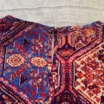 Everly shortsleeved blouse with bright colors and key hole button. Photo 6