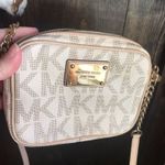 Michael Kors Crossbody Photo 0