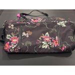 Vera Bradley ‎ large duffle bag with accessories. Excellent condition Photo 3