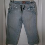 No Boundaries Nobo  Women's Capri Light Wash Jeans Rhinestone Size 3 Photo 3