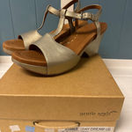 Gentle Souls  Day Dream UE Gold Leather Wedge Sandals Size 8.5 M Photo 0