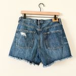 American Eagle  90s Boyfriend Shorts in Raw Hem Distressed Medium Wash - Size 6 Photo 3