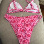 Zaful Embrace summer with this stylish floral pink bikini set. Perfect for beach days and poolside lounging. Photo 8