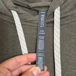 Vuori  Olive green Dreamknit Halo Pullover Hoodie Essential Sweatshirt size XS Photo 4