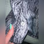 Lululemon Hoodie Runbeam in Black and White Photo 2