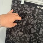 White House | Black Market WHBM Gray Floral Printed Black Cropped Jeans Women's Size 14 w/ Pockets Photo 1