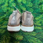 OTBT Courier Platform Sneaker, beige, NWOT, size 9.5 Photo 8