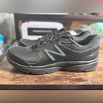 New Balance  411 v2 Black Leather Walking Shoes Size 11 Photo 2