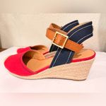 Tommy Hilfiger  Women's Nilsa Sandal Red And Tan Size 9.5  Wedges Close Toe Photo 4