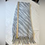 Gap Soft Gray and White Shawl One Size Photo 5