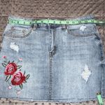 Angel Kiss  medium juniors mini skirt stretch destructed frayed hem embroidery Photo 6