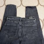 American Eagle  Outfitters Strigid Mom Jean black Denim Jeans, size 2 Photo 10